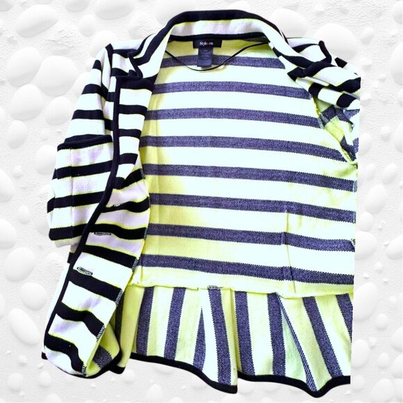 **Very Cute & Cozy Striped Knitted Jacket - Style & Co, Size Medium** - Picture 6 of 9